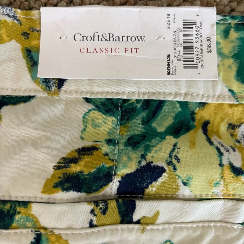 Croft $ Barrow yellow and green floral stretch capris size 18